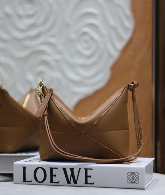 Loewe Puzzle Fold Nappa Leather Clutch 5101/650