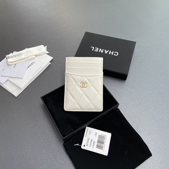 Chanel Quilted White Lambskin Card Holder with Gold Hardware 3595