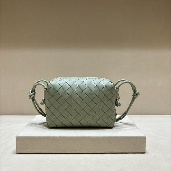 Bottega Veneta BV Woven Small Square Bag Classic Versatile 9336
