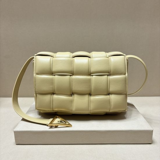 Bottega Veneta BV Maxi Weave Crossbody Bag 591970