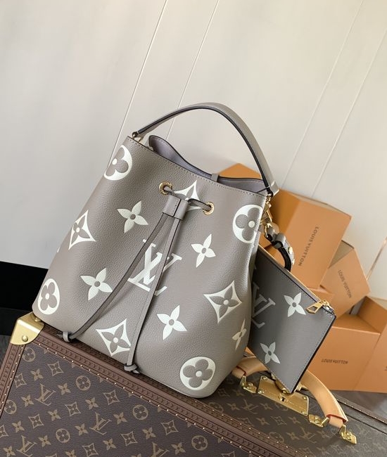 Louis Vuitton LV NeoNoe Medium Bucket Bag M45497