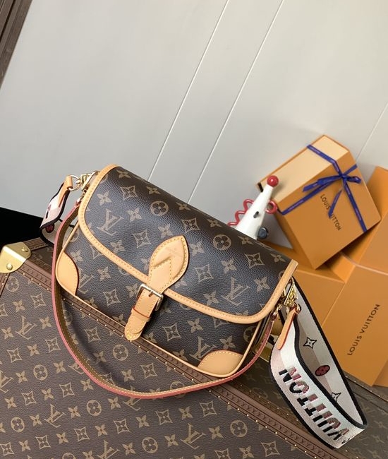 Louis Vuitton LV Diane Monogram Handbag M45985