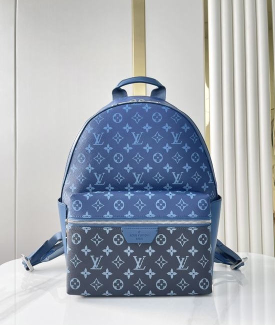 Louis Vuitton LV Discovery Gradient Backpack M22558