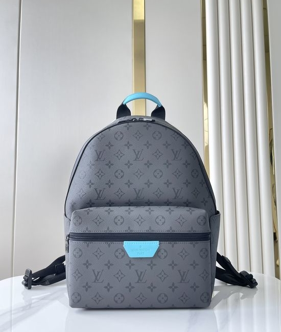 Louis Vuitton LV DISCOVERY Monogram Backpack M11641