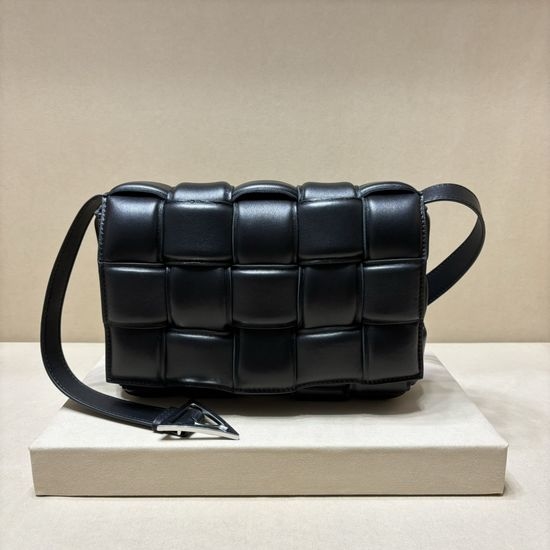 Bottega Veneta BV Maxi Weave Crossbody Bag 591970