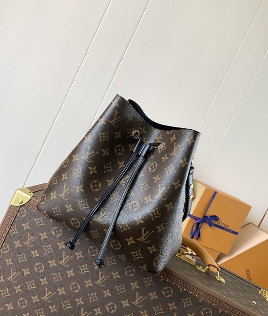 Louis Vuitton LV NeoNoe Classic Bucket Bag M44020