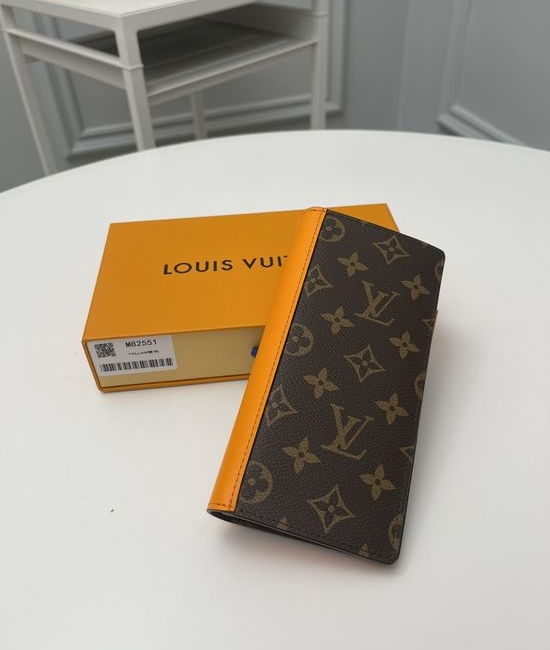 Louis Vuitton LV Brazza Wallet M82551