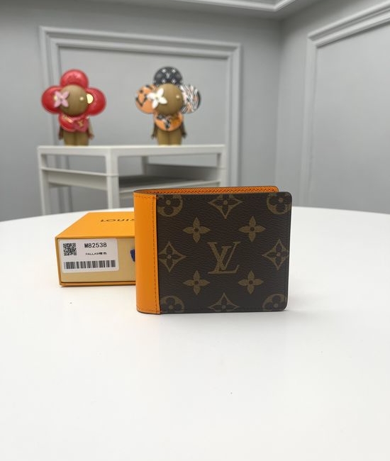 Louis Vuitton LV Multiple Short Wallet M82538