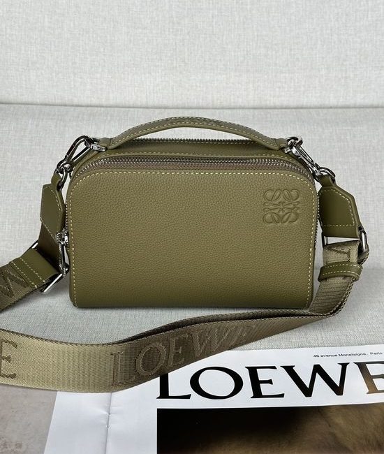 Loewe Camera Bag Classic Leather Crossbody 3201