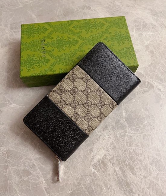 Gucci GG Supreme PVC Leather Wallet 821803