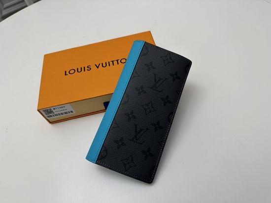 Louis Vuitton LV Brazza Wallet M11467