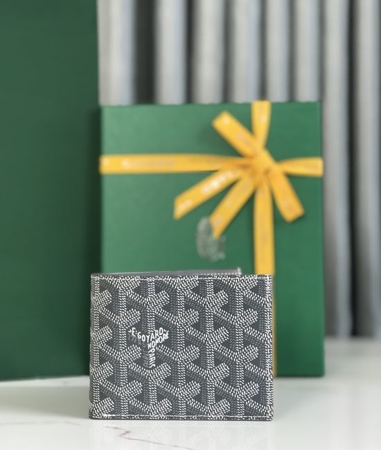 Goyard Luxury 8-Card Wallet with Practical Design 020603