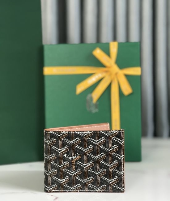 Goyard Chic 8-Card Leather Wallet with Cash Layer 020603