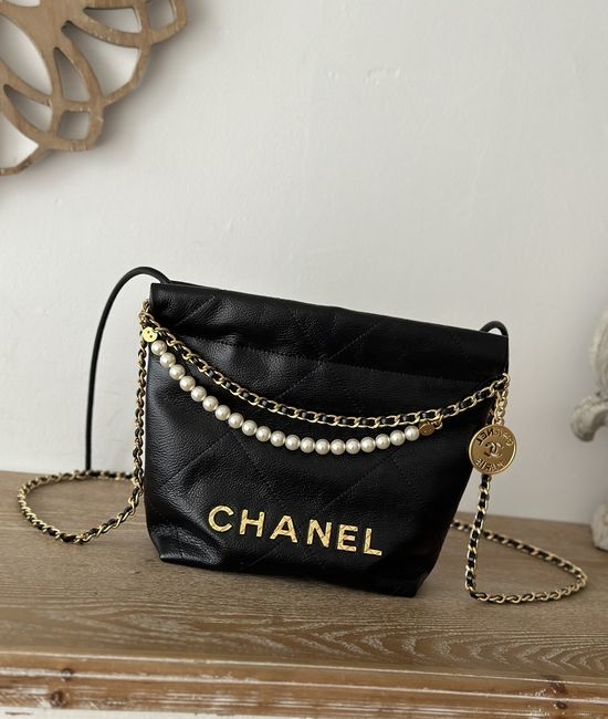 Chanel Quilted Pearl Chain Shoulder Bag A3980