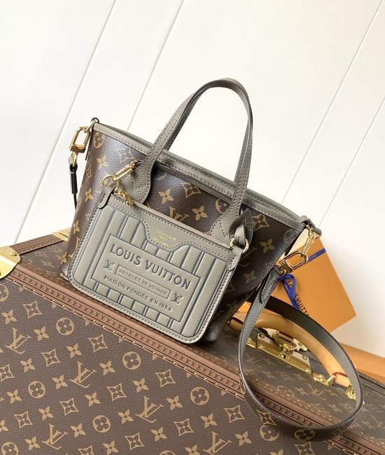 Louis Vuitton LV Neverfull Bandoulière Inside Out BB Bag M12106