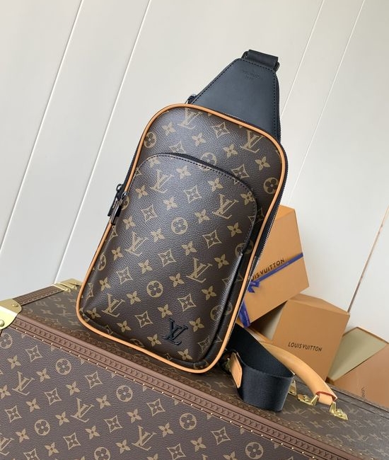 Louis Vuitton LV Avenue Monogram Shoulder Bag M46718