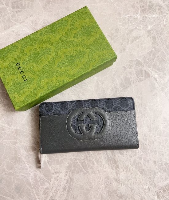 Gucci Supreme Canvas Zip Wallet 16023
