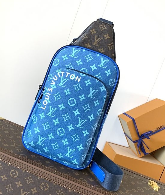 Louis Vuitton LV Avenue Shoulder Bag Monogram M23782