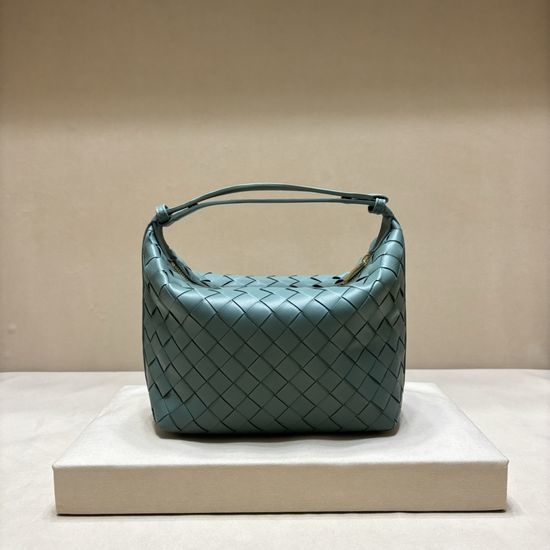 Bottega Veneta BV Intrecciato Leather Lunch Bag 3002