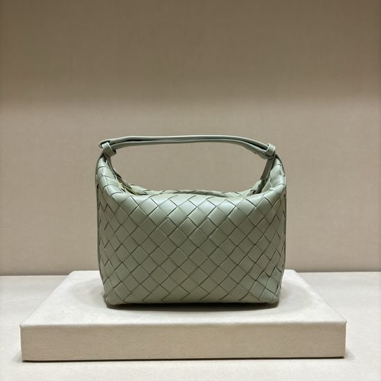 Bottega Veneta BV Intrecciato Leather Lunch Bag 3002