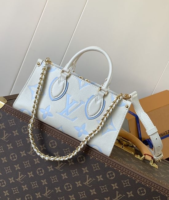 Louis Vuitton LV OnTheGo East West Leather Tote M23640