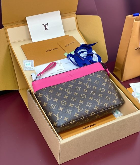 Louis Vuitton LV Pochette Voyage Souple Handbag M13199