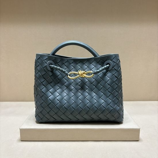 Bottega Veneta BV Intrecciato Woven Leather Handbag 7463