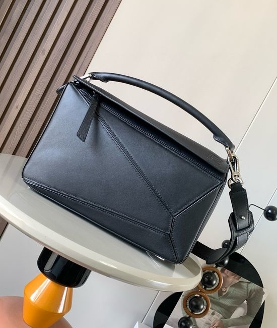 Loewe Puzzle Classic Leather Handbag 9017