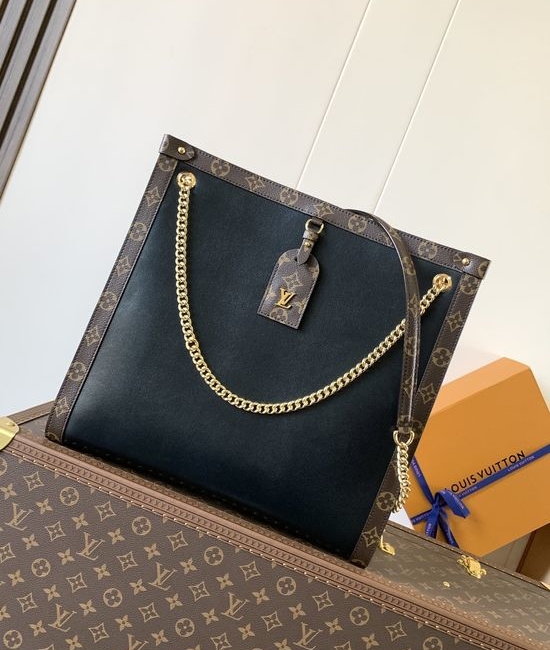 Louis Vuitton LV Nova Leather Handbag M13137