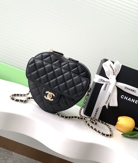 Chanel Heart Series Fashion Bag AS3191