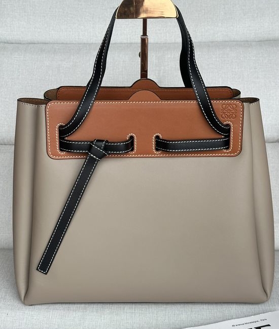 Loewe Lazo Shoppers Minimalist Commuter Bag 3053