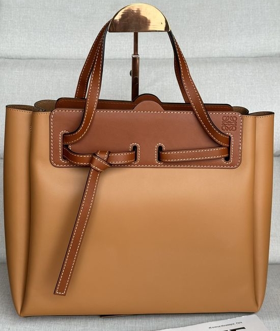 Loewe Lazo Shoppers Minimalist Commuter Bag 3053