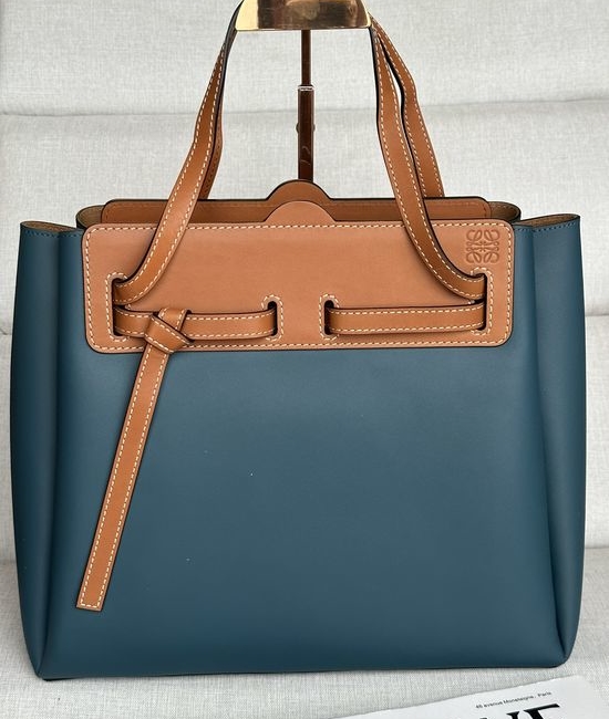 Loewe Lazo Shoppers Minimalist Commuter Bag 3053