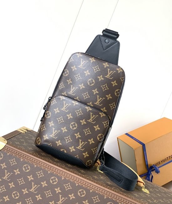 Louis Vuitton LV AVENUE Shoulder Bag N41718