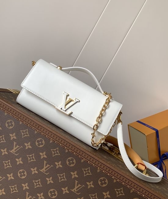 Louis Vuitton LV Capucines Wallet On Chain M12143