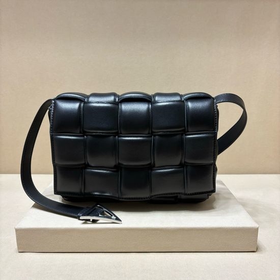Bottega Veneta BV Oversized Intreccio Woven Crossbody Bag 591970