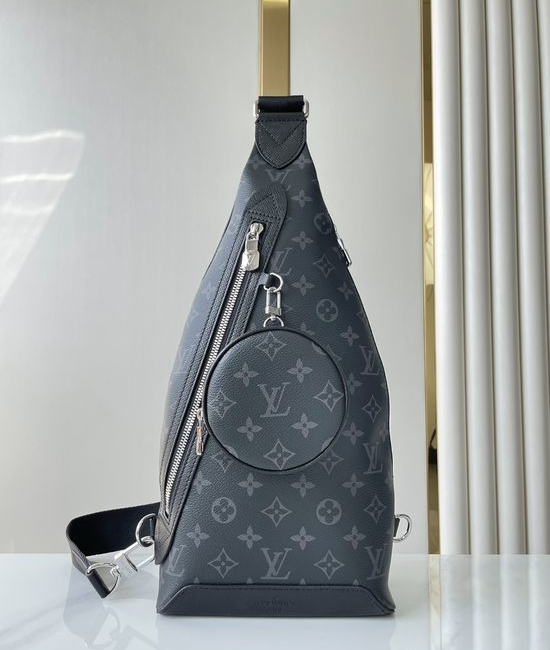 Louis Vuitton LV TAIIGA Black Monogram Shoulder Bag M30936