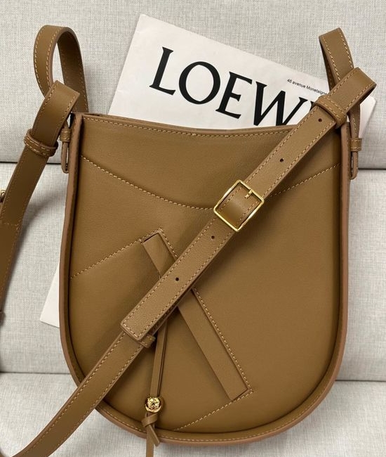 Loewe Hammock Bag Versatile Leather Handbag 1203