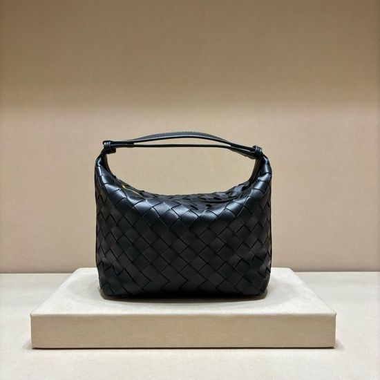 Bottega Veneta BV Intrecciato Woven Lambskin Lunch Bag 3002