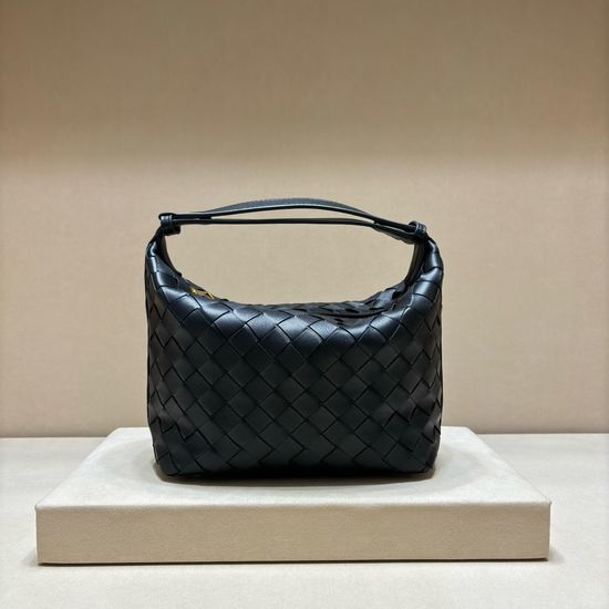 Bottega Veneta BV Intrecciato Leather Lunch Bag 3002