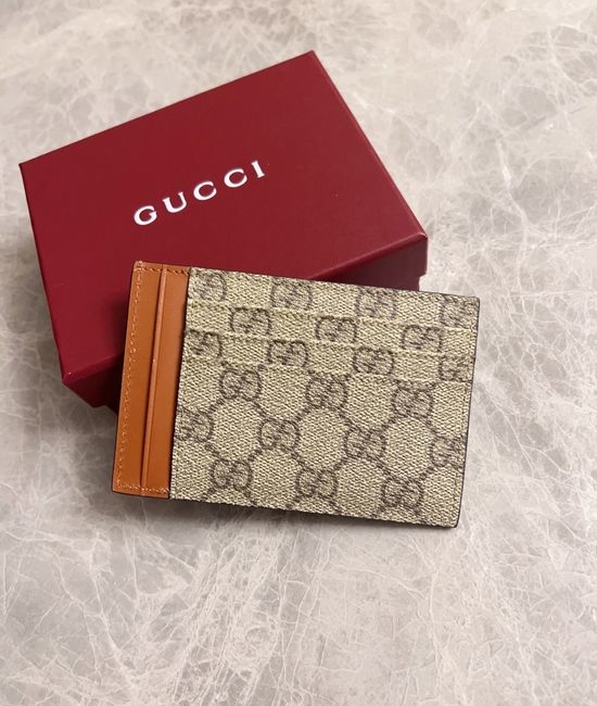 Gucci GG Emblem Pattern Wallet 821208
