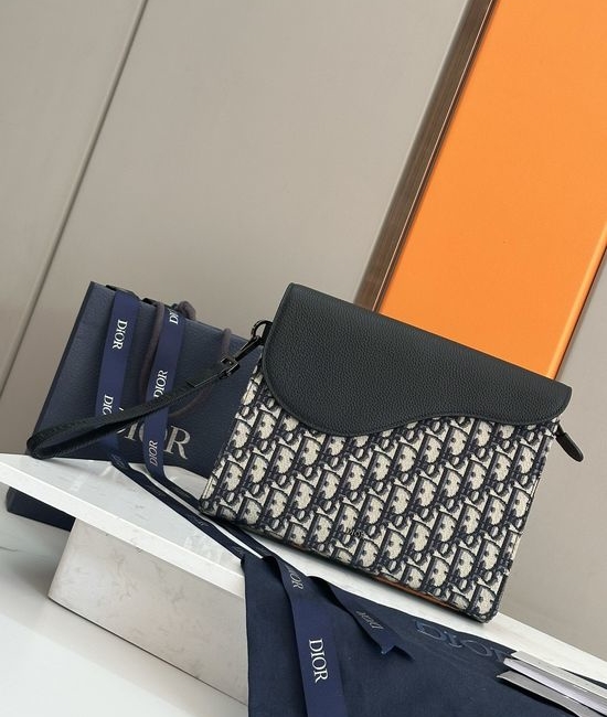 Christian Dior CD A5 Triangle Clutch 2ADCA540YKS_H27E