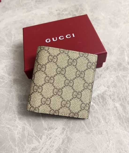 Gucci GG Emblem Classic Pattern Wallet 821206