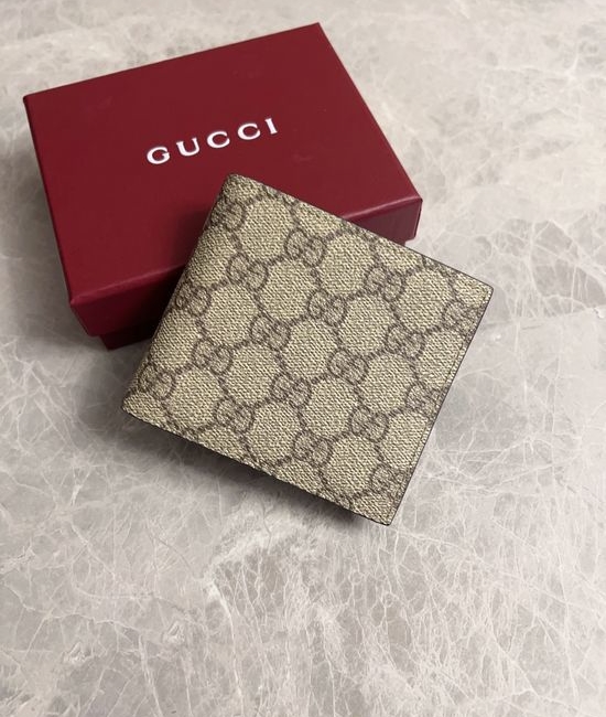 Gucci GG Emblem Card Holder Wallet 821201