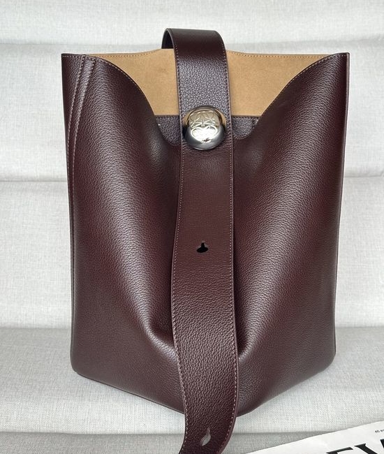 Loewe Pebble Bucket Medium Burgundy 332