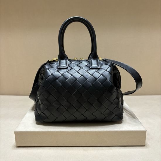 Bottega Veneta BV Intrecciato Woven Leather Bowling Bag 7460