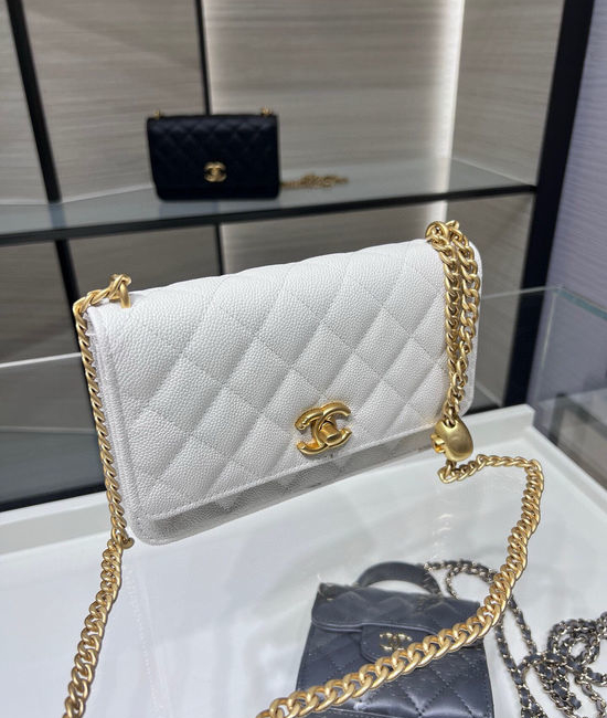 Chanel Heart Clasp Chain Wallet AP3201Y