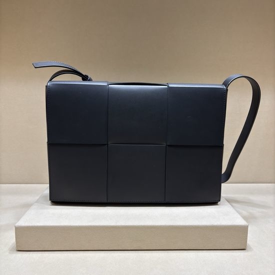 Bottega Veneta BV Woven Leather Crossbody Bag 5723