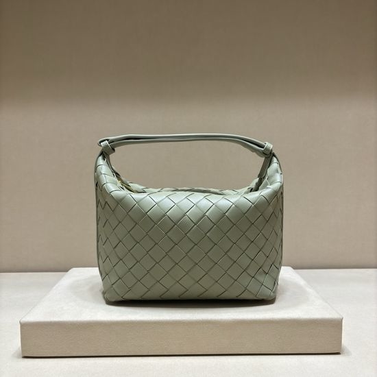 Bottega Veneta BV Intrecciato Leather Lunch Bag 3002