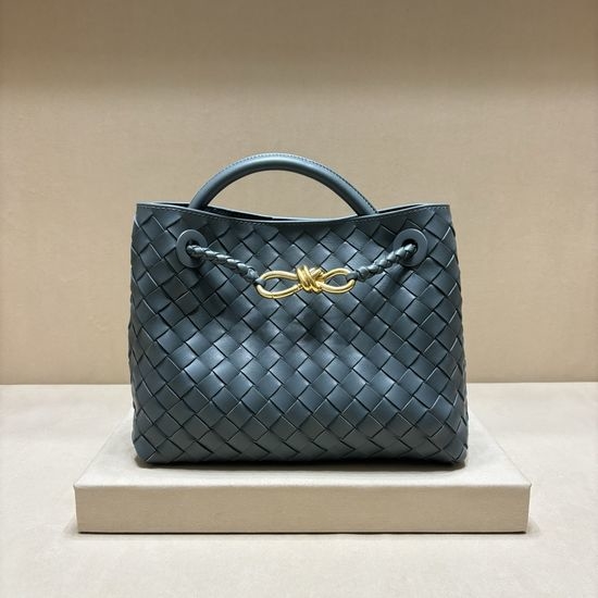 Bottega Veneta BV Intrecciato Woven Handbag 7463